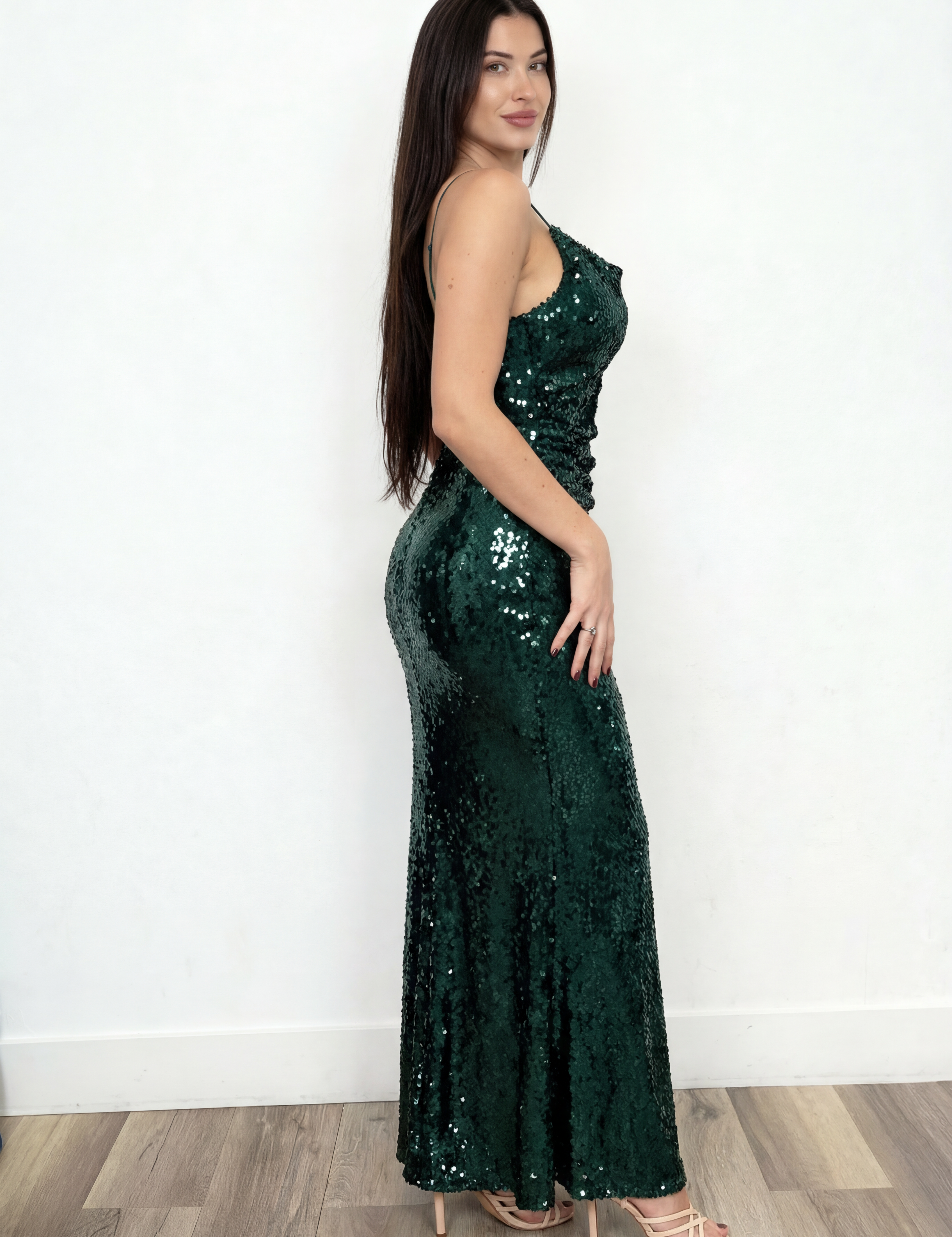 fashn-edit-1765578596917.png